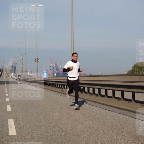 03.10.2025 - Köhlbrandbrückenlauf Fabian Wolf http://msf.ph/oto/9021722 03.10.2025 09:36:16 Position 3 3 meine-sportfotos.de