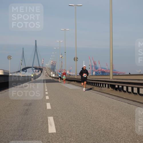03.10.2025 - Köhlbrandbrückenlauf Fabian Wolf http://msf.ph/oto/9021767 03.10.2025 09:36:27 Position 3  meine-sportfotos.de