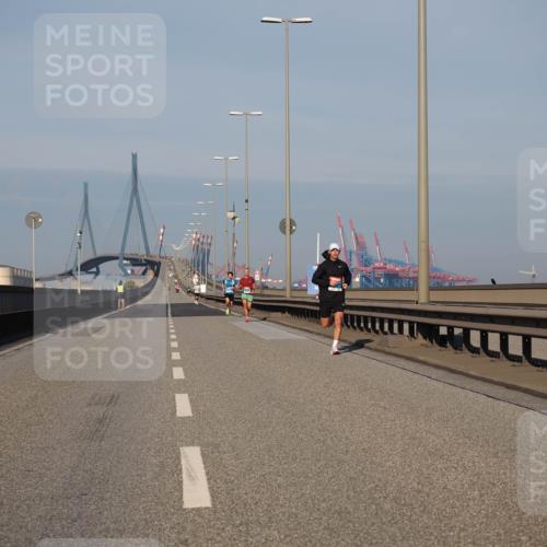 03.10.2025 - Köhlbrandbrückenlauf Fabian Wolf http://msf.ph/oto/9021778 03.10.2025 09:36:28 Position 3  meine-sportfotos.de