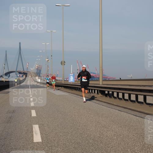 03.10.2025 - Köhlbrandbrückenlauf Fabian Wolf http://msf.ph/oto/9021794 03.10.2025 09:36:29 Position 3  meine-sportfotos.de