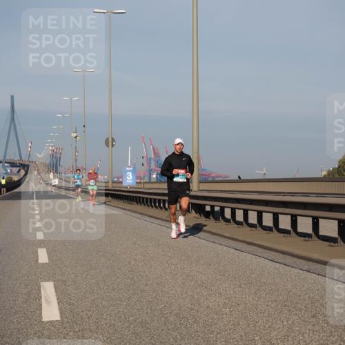 03.10.2025 - Köhlbrandbrückenlauf Fabian Wolf http://msf.ph/oto/9021805 03.10.2025 09:36:30 Position 3 3 meine-sportfotos.de