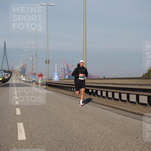 03.10.2025 - Köhlbrandbrückenlauf Fabian Wolf http://msf.ph/oto/9021808 03.10.2025 09:36:30 Position 3  meine-sportfotos.de