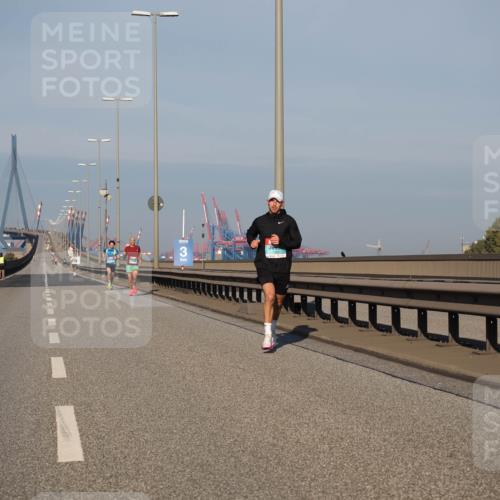 03.10.2025 - Köhlbrandbrückenlauf Fabian Wolf http://msf.ph/oto/9021811 03.10.2025 09:36:30 Position 3  meine-sportfotos.de