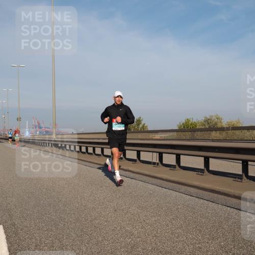 03.10.2025 - Köhlbrandbrückenlauf Fabian Wolf http://msf.ph/oto/9021839 03.10.2025 09:36:32 Position 3 1062 meine-sportfotos.de