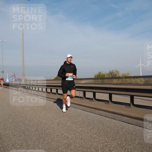 03.10.2025 - Köhlbrandbrückenlauf Fabian Wolf http://msf.ph/oto/9021843 03.10.2025 09:36:32 Position 3 1062 meine-sportfotos.de
