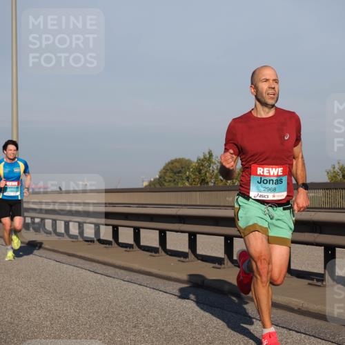 03.10.2025 - Köhlbrandbrückenlauf Fabian Wolf http://msf.ph/oto/9021896 03.10.2025 09:36:40 Position 3 3, 2968 meine-sportfotos.de