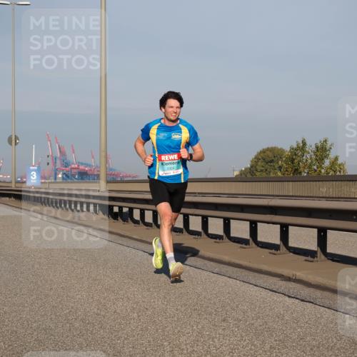 03.10.2025 - Köhlbrandbrückenlauf Fabian Wolf http://msf.ph/oto/9021903 03.10.2025 09:36:41 Position 3 3304 meine-sportfotos.de