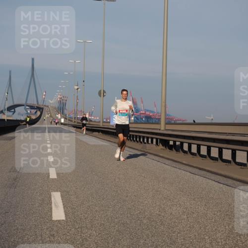 03.10.2025 - Köhlbrandbrückenlauf Fabian Wolf http://msf.ph/oto/9021923 03.10.2025 09:36:55 Position 3  meine-sportfotos.de