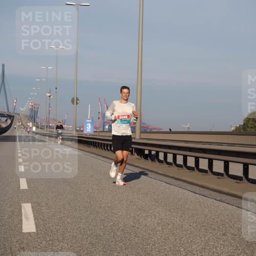 03.10.2025 - Köhlbrandbrückenlauf Fabian Wolf http://msf.ph/oto/9021943 03.10.2025 09:36:57 Position 3 3209 meine-sportfotos.de