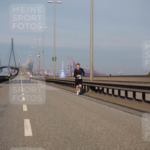 03.10.2025 - Köhlbrandbrückenlauf Fabian Wolf http://msf.ph/oto/9021978 03.10.2025 09:37:05 Position 3  meine-sportfotos.de