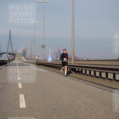 03.10.2025 - Köhlbrandbrückenlauf Fabian Wolf http://msf.ph/oto/9021982 03.10.2025 09:37:05 Position 3  meine-sportfotos.de