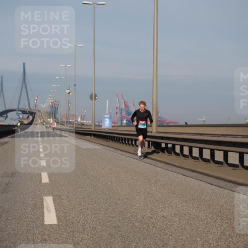 03.10.2025 - Köhlbrandbrückenlauf Fabian Wolf http://msf.ph/oto/9021985 03.10.2025 09:37:05 Position 3 3 meine-sportfotos.de