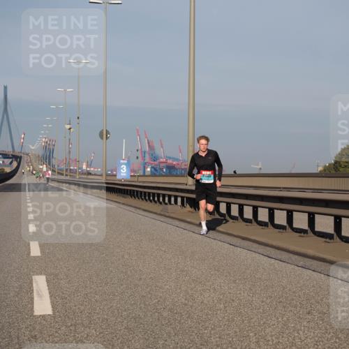 03.10.2025 - Köhlbrandbrückenlauf Fabian Wolf http://msf.ph/oto/9022011 03.10.2025 09:37:06 Position 3 3, 3127 meine-sportfotos.de
