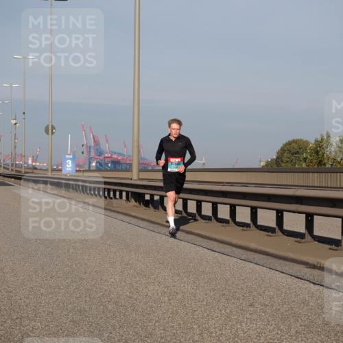 03.10.2025 - Köhlbrandbrückenlauf Fabian Wolf http://msf.ph/oto/9022024 03.10.2025 09:37:07 Position 3 312 meine-sportfotos.de