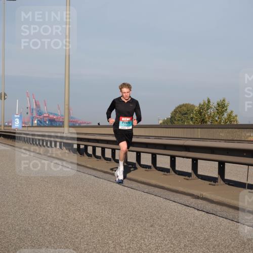 03.10.2025 - Köhlbrandbrückenlauf Fabian Wolf http://msf.ph/oto/9022042 03.10.2025 09:37:07 Position 3 3127 meine-sportfotos.de