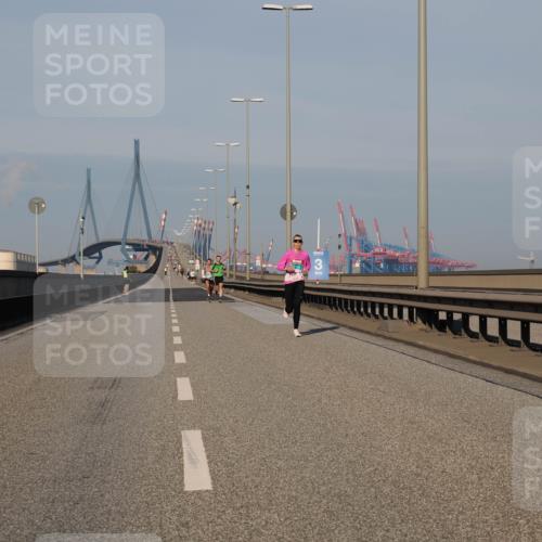 03.10.2025 - Köhlbrandbrückenlauf Fabian Wolf http://msf.ph/oto/9022096 03.10.2025 09:37:28 Position 3  meine-sportfotos.de