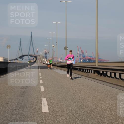 03.10.2025 - Köhlbrandbrückenlauf Fabian Wolf http://msf.ph/oto/9022127 03.10.2025 09:37:29 Position 3  meine-sportfotos.de