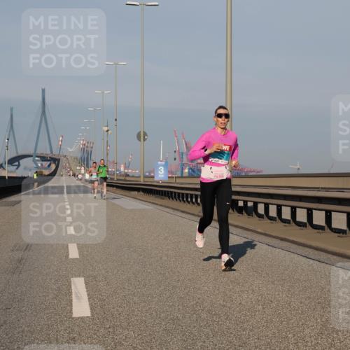 03.10.2025 - Köhlbrandbrückenlauf Fabian Wolf http://msf.ph/oto/9022186 03.10.2025 09:37:32 Position 3  meine-sportfotos.de