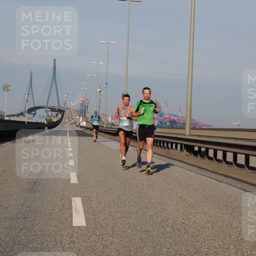03.10.2025 - Köhlbrandbrückenlauf Fabian Wolf http://msf.ph/oto/9022233 03.10.2025 09:37:39 Position 3  meine-sportfotos.de