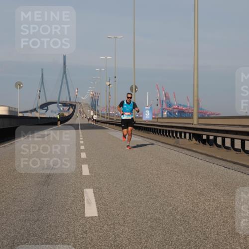03.10.2025 - Köhlbrandbrückenlauf Fabian Wolf http://msf.ph/oto/9022301 03.10.2025 09:37:45 Position 3 1 meine-sportfotos.de