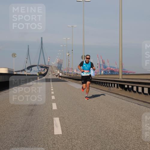 03.10.2025 - Köhlbrandbrückenlauf Fabian Wolf http://msf.ph/oto/9022313 03.10.2025 09:37:46 Position 3  meine-sportfotos.de