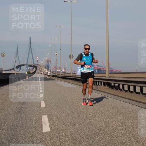 03.10.2025 - Köhlbrandbrückenlauf Fabian Wolf http://msf.ph/oto/9022352 03.10.2025 09:37:48 Position 3  meine-sportfotos.de