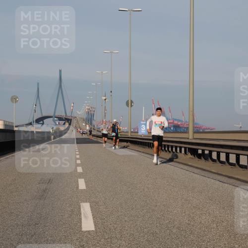 03.10.2025 - Köhlbrandbrückenlauf Fabian Wolf http://msf.ph/oto/9022441 03.10.2025 09:38:08 Position 3 3 meine-sportfotos.de