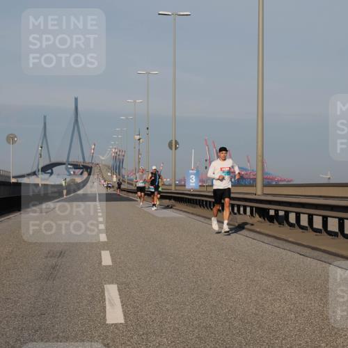 03.10.2025 - Köhlbrandbrückenlauf Fabian Wolf http://msf.ph/oto/9022453 03.10.2025 09:38:09 Position 3  meine-sportfotos.de