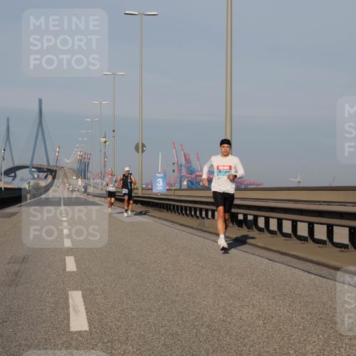 03.10.2025 - Köhlbrandbrückenlauf Fabian Wolf http://msf.ph/oto/9022482 03.10.2025 09:38:10 Position 3 3, 2176 meine-sportfotos.de
