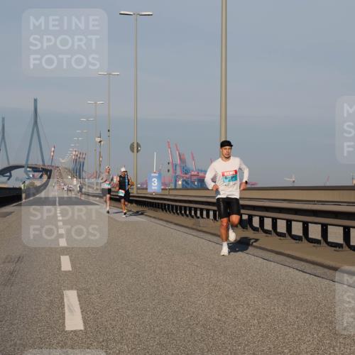 03.10.2025 - Köhlbrandbrückenlauf Fabian Wolf http://msf.ph/oto/9022488 03.10.2025 09:38:10 Position 3 3 meine-sportfotos.de