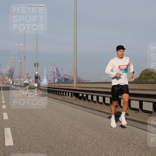 03.10.2025 - Köhlbrandbrückenlauf Fabian Wolf http://msf.ph/oto/9022529 03.10.2025 09:38:11 Position 3 3, 2176 meine-sportfotos.de