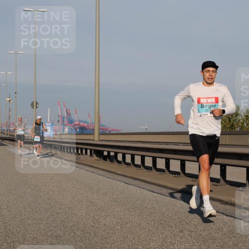 03.10.2025 - Köhlbrandbrückenlauf Fabian Wolf http://msf.ph/oto/9022537 03.10.2025 09:38:12 Position 3 2176 meine-sportfotos.de