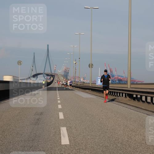 03.10.2025 - Köhlbrandbrückenlauf Fabian Wolf http://msf.ph/oto/9022664 03.10.2025 09:38:34 Position 3  meine-sportfotos.de