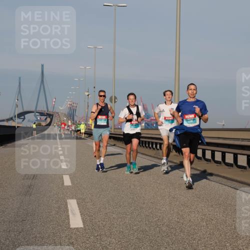 03.10.2025 - Köhlbrandbrückenlauf Fabian Wolf http://msf.ph/oto/9022776 03.10.2025 09:38:52 Position 3 1017, 1032 meine-sportfotos.de
