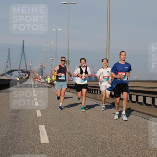 03.10.2025 - Köhlbrandbrückenlauf Fabian Wolf http://msf.ph/oto/9022780 03.10.2025 09:38:53 Position 3 1017 meine-sportfotos.de