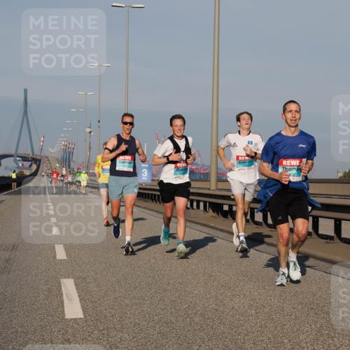03.10.2025 - Köhlbrandbrückenlauf Fabian Wolf http://msf.ph/oto/9022795 03.10.2025 09:38:53 Position 3 1017, 32 meine-sportfotos.de