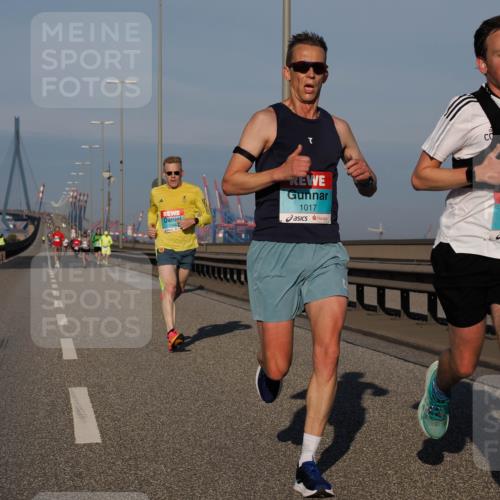 03.10.2025 - Köhlbrandbrückenlauf Fabian Wolf http://msf.ph/oto/9022830 03.10.2025 09:38:55 Position 3 1044, 1017, 3153 meine-sportfotos.de