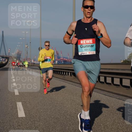 03.10.2025 - Köhlbrandbrückenlauf Fabian Wolf http://msf.ph/oto/9022834 03.10.2025 09:38:56 Position 3 1017, 3153 meine-sportfotos.de