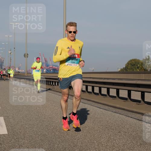 03.10.2025 - Köhlbrandbrückenlauf Fabian Wolf http://msf.ph/oto/9022861 03.10.2025 09:38:57 Position 3 1044 meine-sportfotos.de