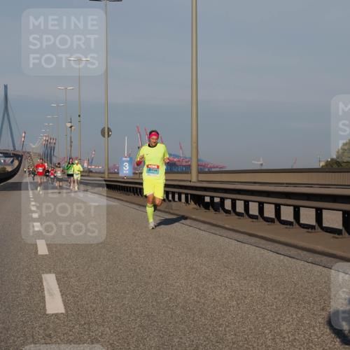03.10.2025 - Köhlbrandbrückenlauf Fabian Wolf http://msf.ph/oto/9022874 03.10.2025 09:38:58 Position 3 3 meine-sportfotos.de
