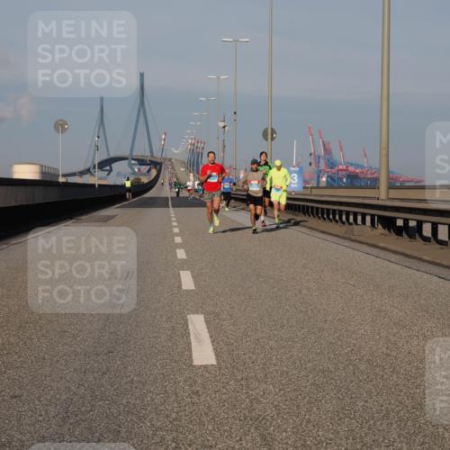 03.10.2025 - Köhlbrandbrückenlauf Fabian Wolf http://msf.ph/oto/9022959 03.10.2025 09:39:05 Position 3 13 meine-sportfotos.de