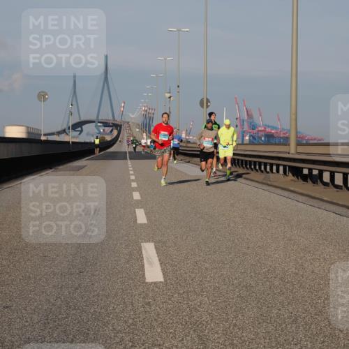 03.10.2025 - Köhlbrandbrückenlauf Fabian Wolf http://msf.ph/oto/9022979 03.10.2025 09:39:06 Position 3  meine-sportfotos.de