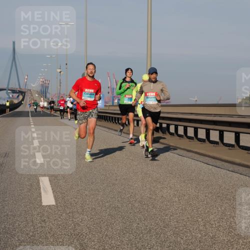 03.10.2025 - Köhlbrandbrückenlauf Fabian Wolf http://msf.ph/oto/9023046 03.10.2025 09:39:08 Position 3 2402, 1007 meine-sportfotos.de