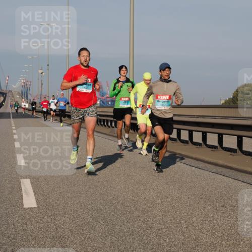03.10.2025 - Köhlbrandbrückenlauf Fabian Wolf http://msf.ph/oto/9023063 03.10.2025 09:39:09 Position 3 2402, 1007 meine-sportfotos.de