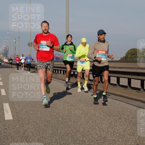 03.10.2025 - Köhlbrandbrückenlauf Fabian Wolf http://msf.ph/oto/9023073 03.10.2025 09:39:09 Position 3 2402, 2701, 3460, 07 meine-sportfotos.de