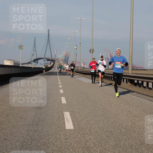 03.10.2025 - Köhlbrandbrückenlauf Fabian Wolf http://msf.ph/oto/9023148 03.10.2025 09:39:15 Position 3  meine-sportfotos.de