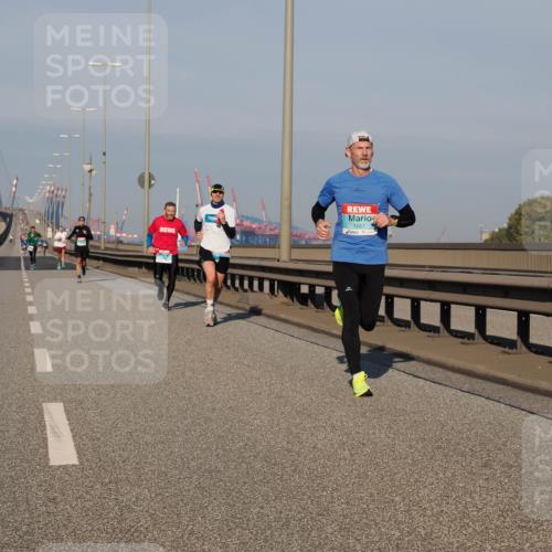 03.10.2025 - Köhlbrandbrückenlauf Fabian Wolf http://msf.ph/oto/9023162 03.10.2025 09:39:16 Position 3 1057 meine-sportfotos.de