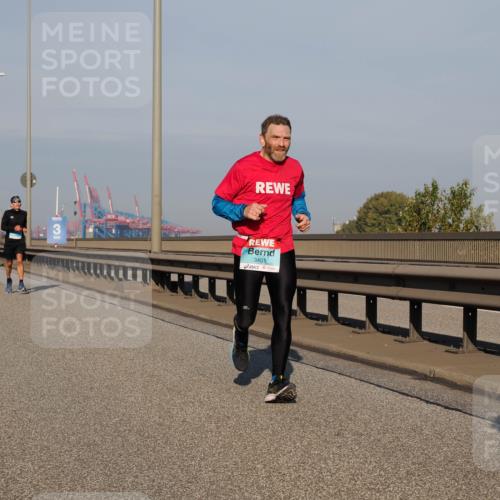03.10.2025 - Köhlbrandbrückenlauf Fabian Wolf http://msf.ph/oto/9023236 03.10.2025 09:39:20 Position 3 3, 3, 3401 meine-sportfotos.de