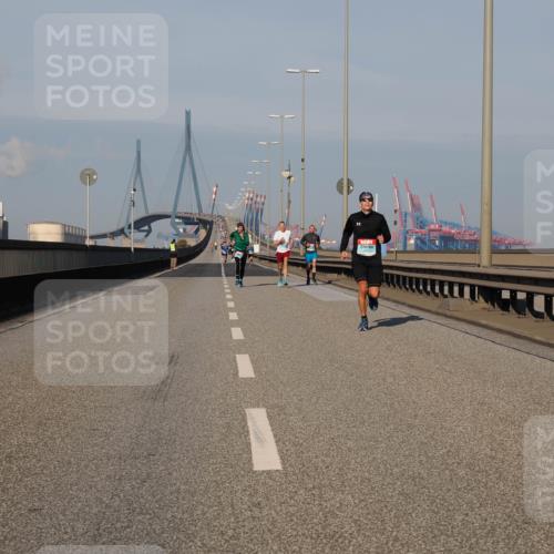 03.10.2025 - Köhlbrandbrückenlauf Fabian Wolf http://msf.ph/oto/9023262 03.10.2025 09:39:22 Position 3  meine-sportfotos.de