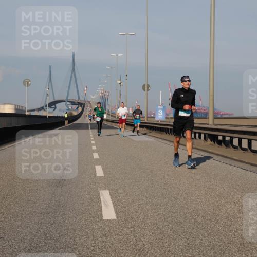03.10.2025 - Köhlbrandbrückenlauf Fabian Wolf http://msf.ph/oto/9023294 03.10.2025 09:39:24 Position 3  meine-sportfotos.de